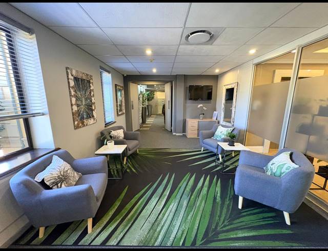 23M² SERVICED OFFICE TO LET IN FOURWAYS